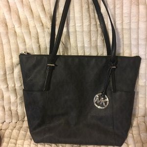 Black Michael Kors tote